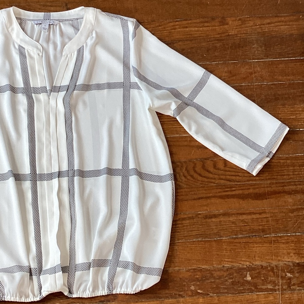 41 Hawthorn White and Black Boxy Blouse with Mandarin Collar - Picture 6 of 11